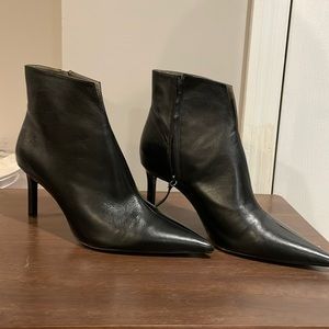 Brand new Zara ankle boots!! Never worn!!!